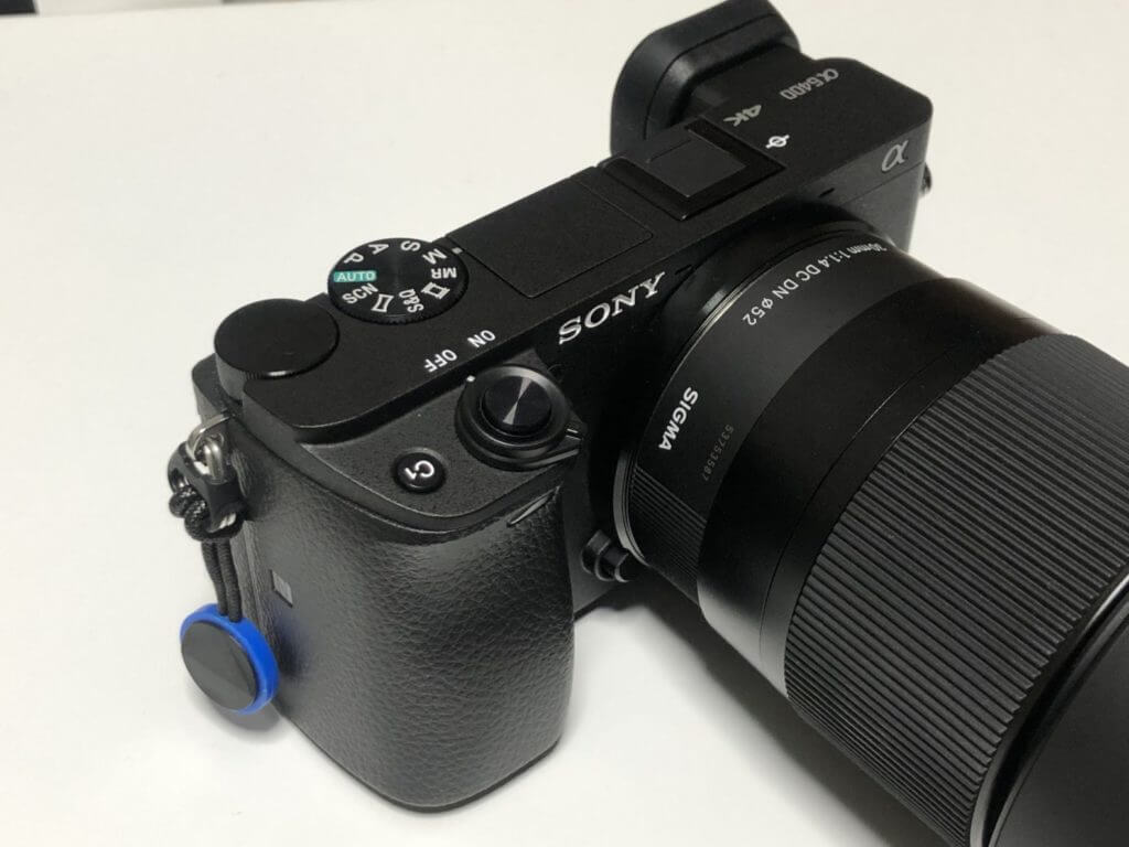 EOS Kiss・SONY α6400などの小型ミラーレスカメラにおすすめのアクセサリー3選！